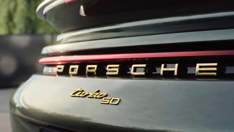 Porsche 911 Turbo 50 anni - 4