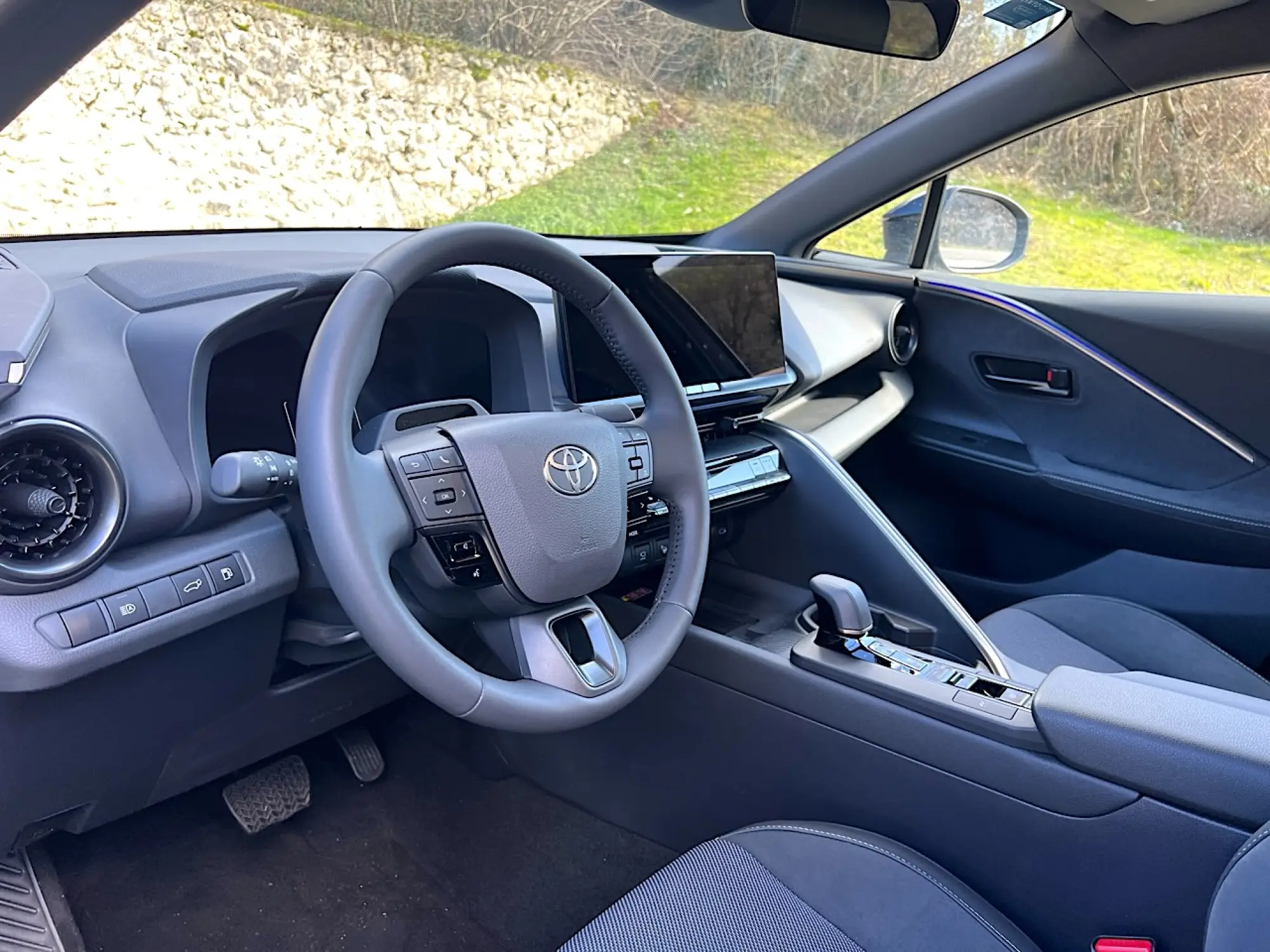 Toyota CH-R 1.8 Hybrid Prova su strada - 1