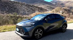 Toyota CH-R 1.8 Hybrid Prova su strada - 2