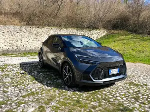 Toyota CH-R 1.8 Hybrid Prova su strada - 7