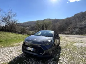 Toyota CH-R 1.8 Hybrid Prova su strada - 10