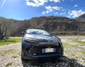 Toyota CH-R 1.8 Hybrid Prova su strada - 16
