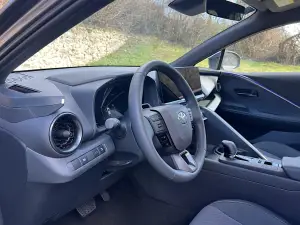 Toyota CH-R 1.8 Hybrid Prova su strada - 15