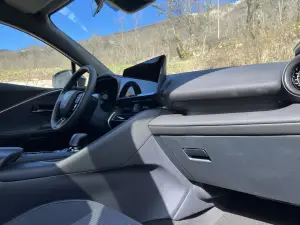 Toyota CH-R 1.8 Hybrid Prova su strada - 14