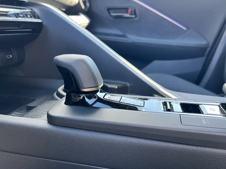 Toyota CH-R 1.8 Hybrid Prova su strada - 18