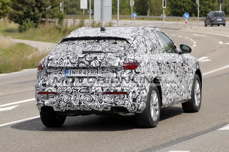 Audi Q5 Sportback - Foto spia 26-8-2024 - 14