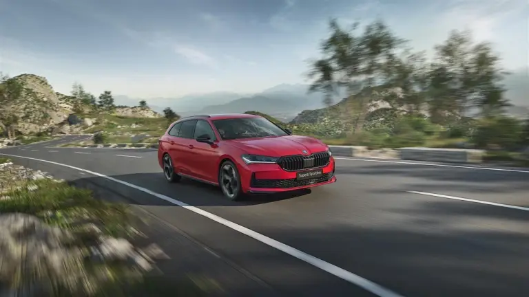 Skoda Superb Sportline 2024 - Foto ufficiali - 6