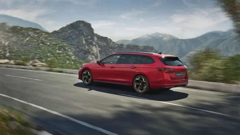 Skoda Superb Sportline 2024 - Foto ufficiali - 5