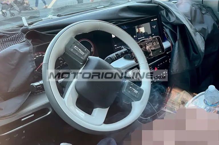 Hyundai Ioniq 9 - Foto spia 29-8-2024 - 2