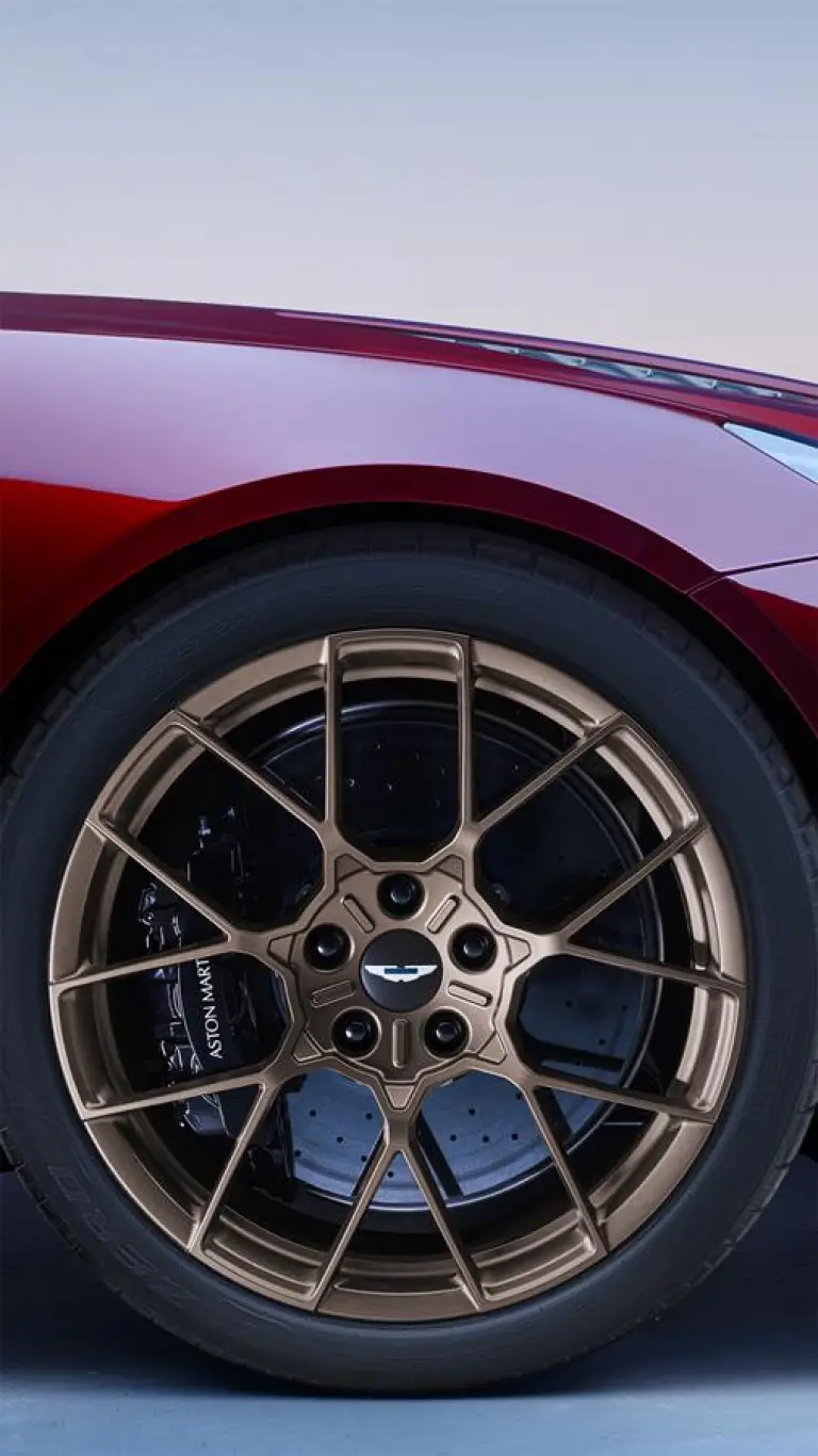 Aston Martin Vanquish 2024 - 27