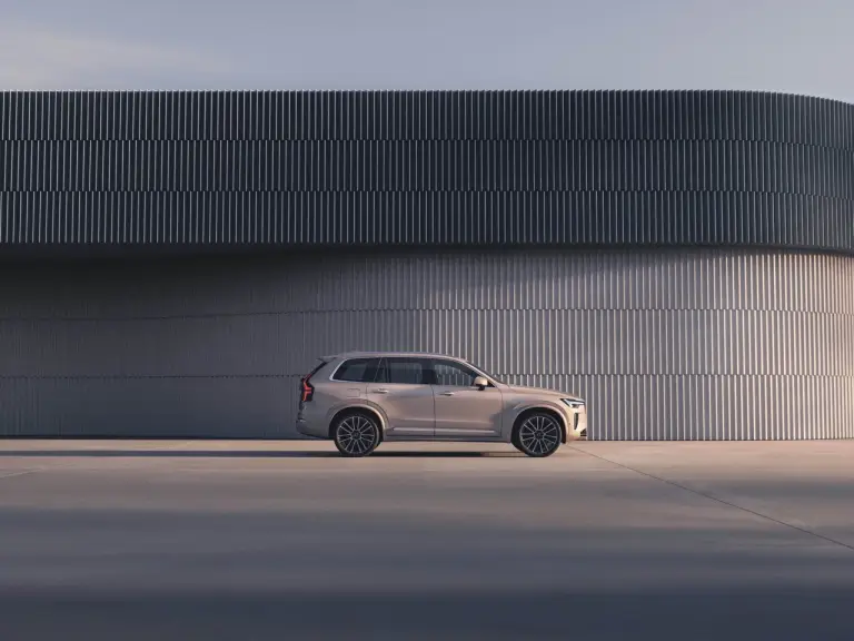 Volvo XC90 2025 - Foto ufficiali - 3