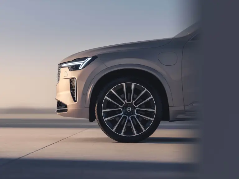 Volvo XC90 2025 - Foto ufficiali - 8