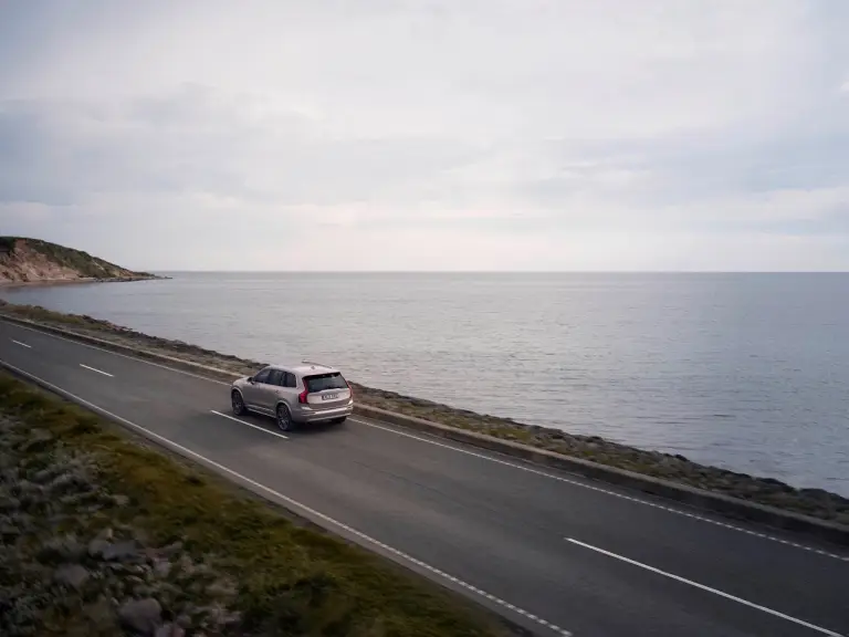 Volvo XC90 2025 - Foto ufficiali - 18