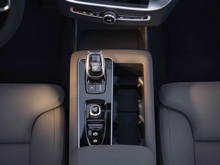 Volvo XC90 2025 - Foto ufficiali - 27