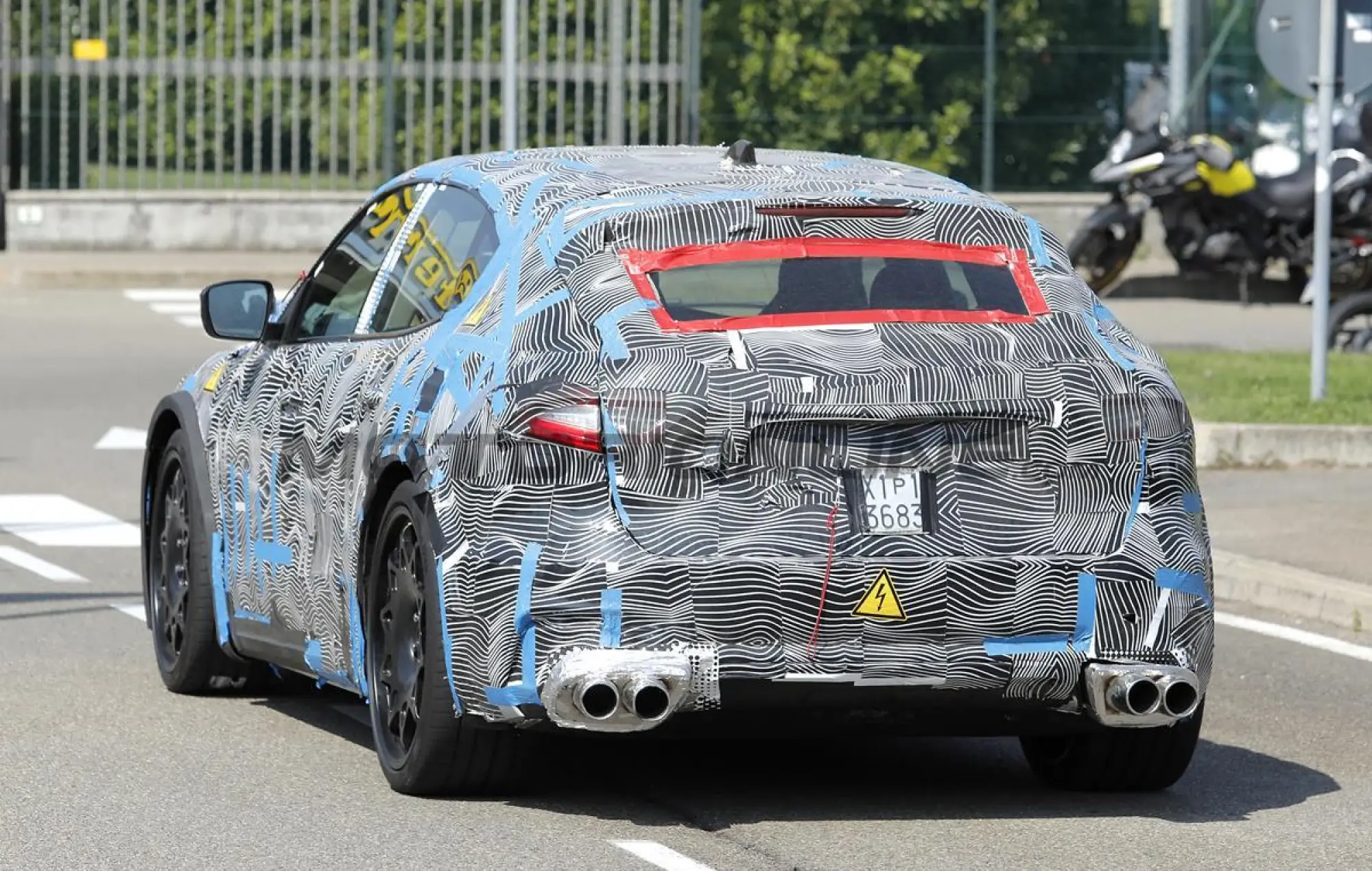 Ferrari elettrica - Foto spia 05-09-2024 - 9