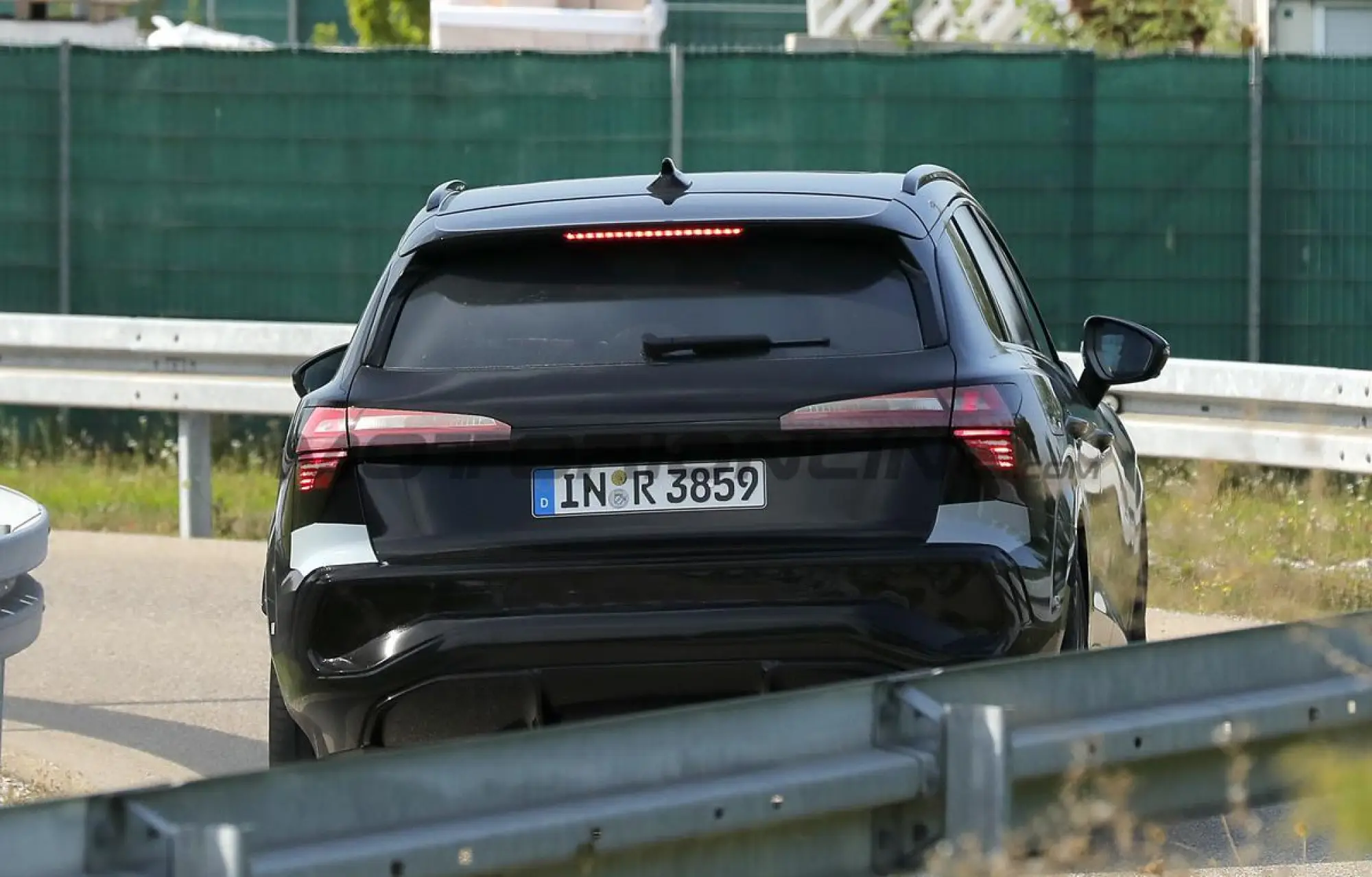 Audi Q3 2025 - Foto spia 06-09-2024 - 10