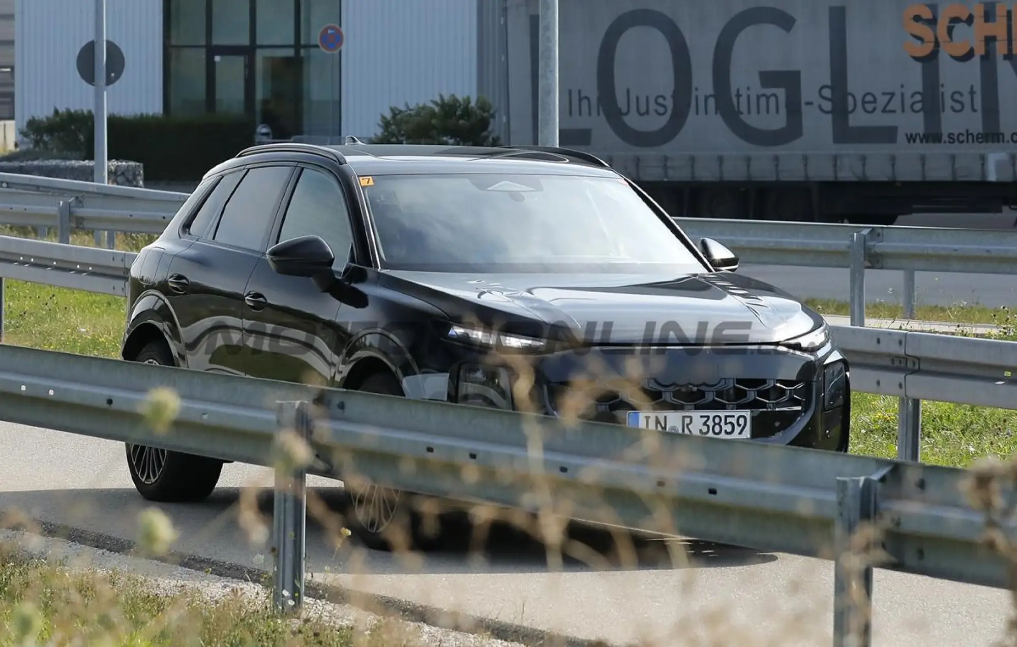 Audi Q3 2025 - Foto spia 06-09-2024 - 6