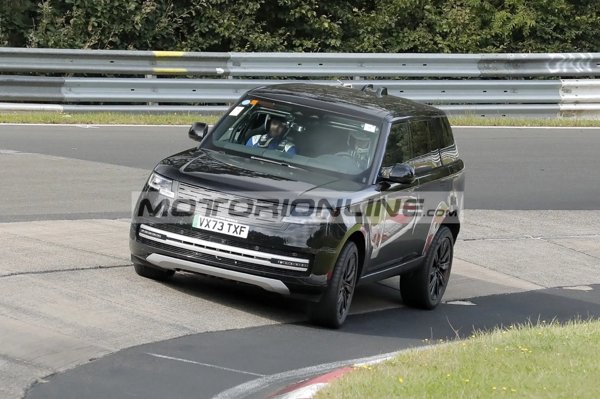 Range Rover EV - Foto spia 11-9-2024 - 9