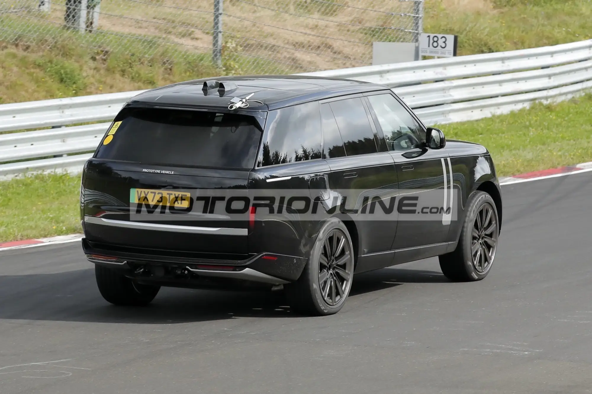 Range Rover EV - Foto spia 11-9-2024 - 7