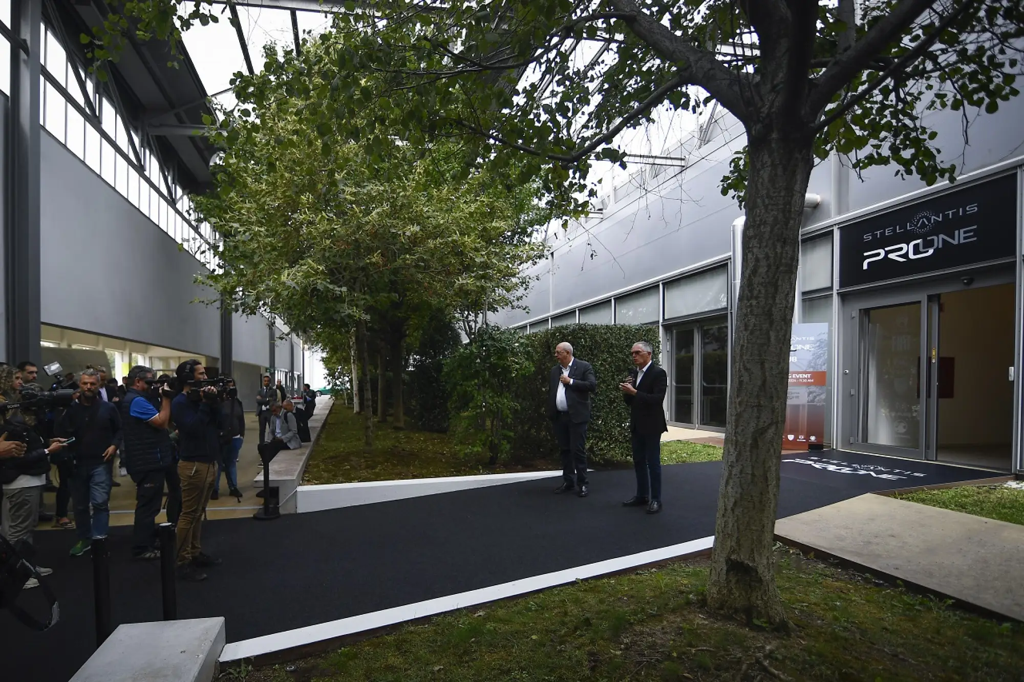 Stellantis Pro One apre il nuovo Hub per veicoli commerciali - 4