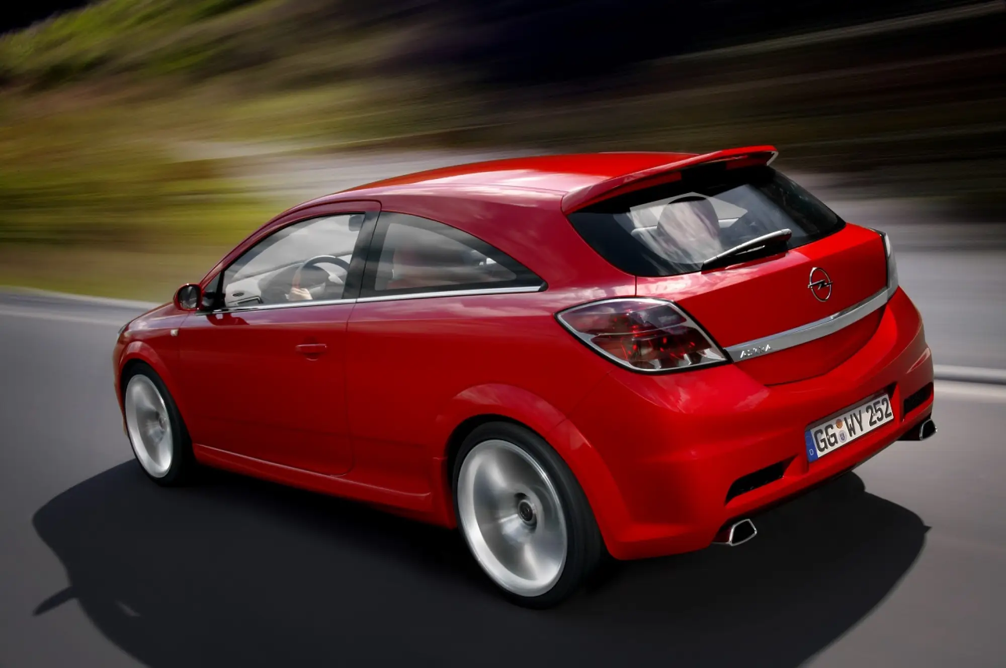 Opel Astra - un tradizionale cuore sportivo - 3