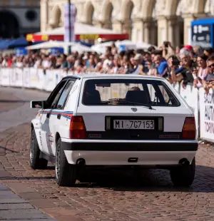 130 Lancia Delta sfilano a Torino - 3