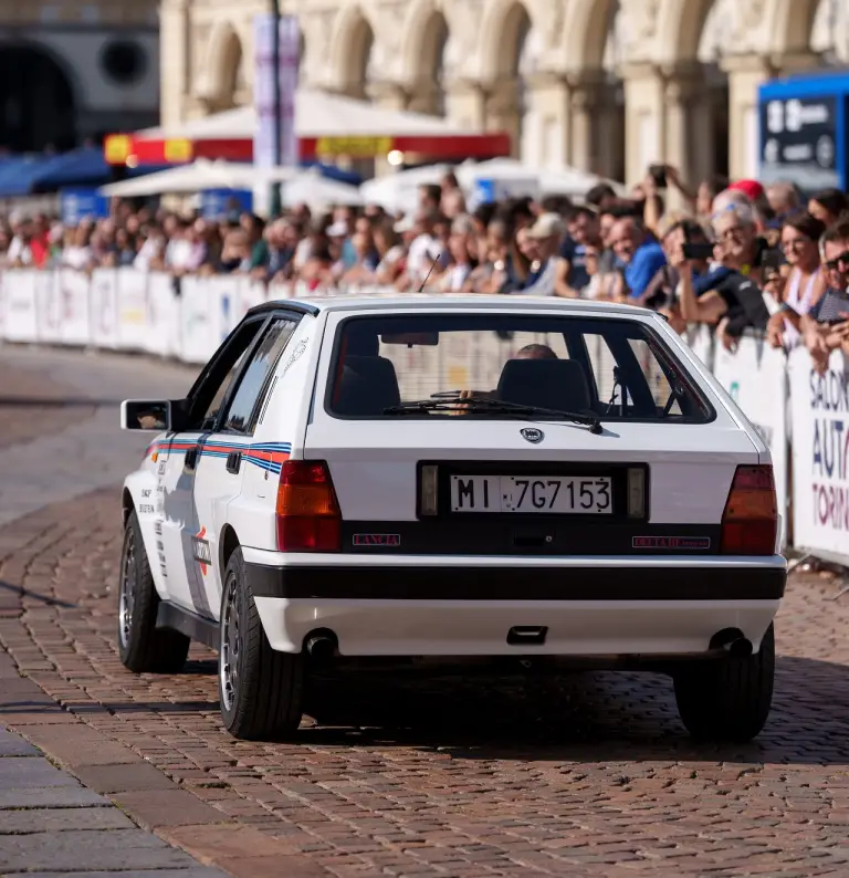 130 Lancia Delta sfilano a Torino - 3