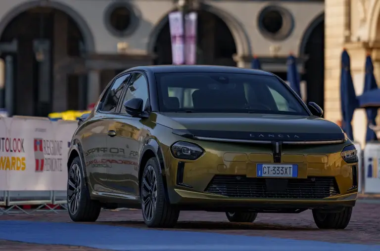 130 Lancia Delta sfilano a Torino - 6