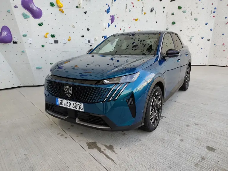 Peugeot 3008 Hybrid 2024 - Prova Milano - 10
