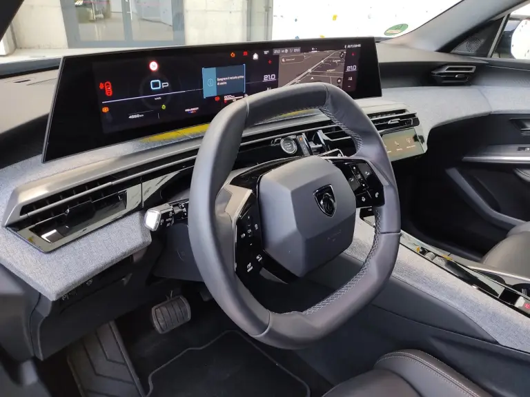 Peugeot 3008 Hybrid 2024 - Prova Milano - 24