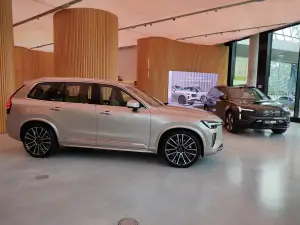 Volvo XC90 e EX90 2024 - Foto live Milano