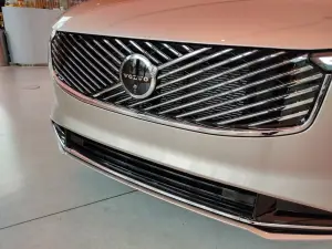 Volvo XC90 e EX90 2024 - Foto live Milano
