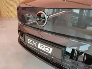 Volvo XC90 e EX90 2024 - Foto live Milano