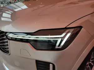 Volvo XC90 e EX90 2024 - Foto live Milano