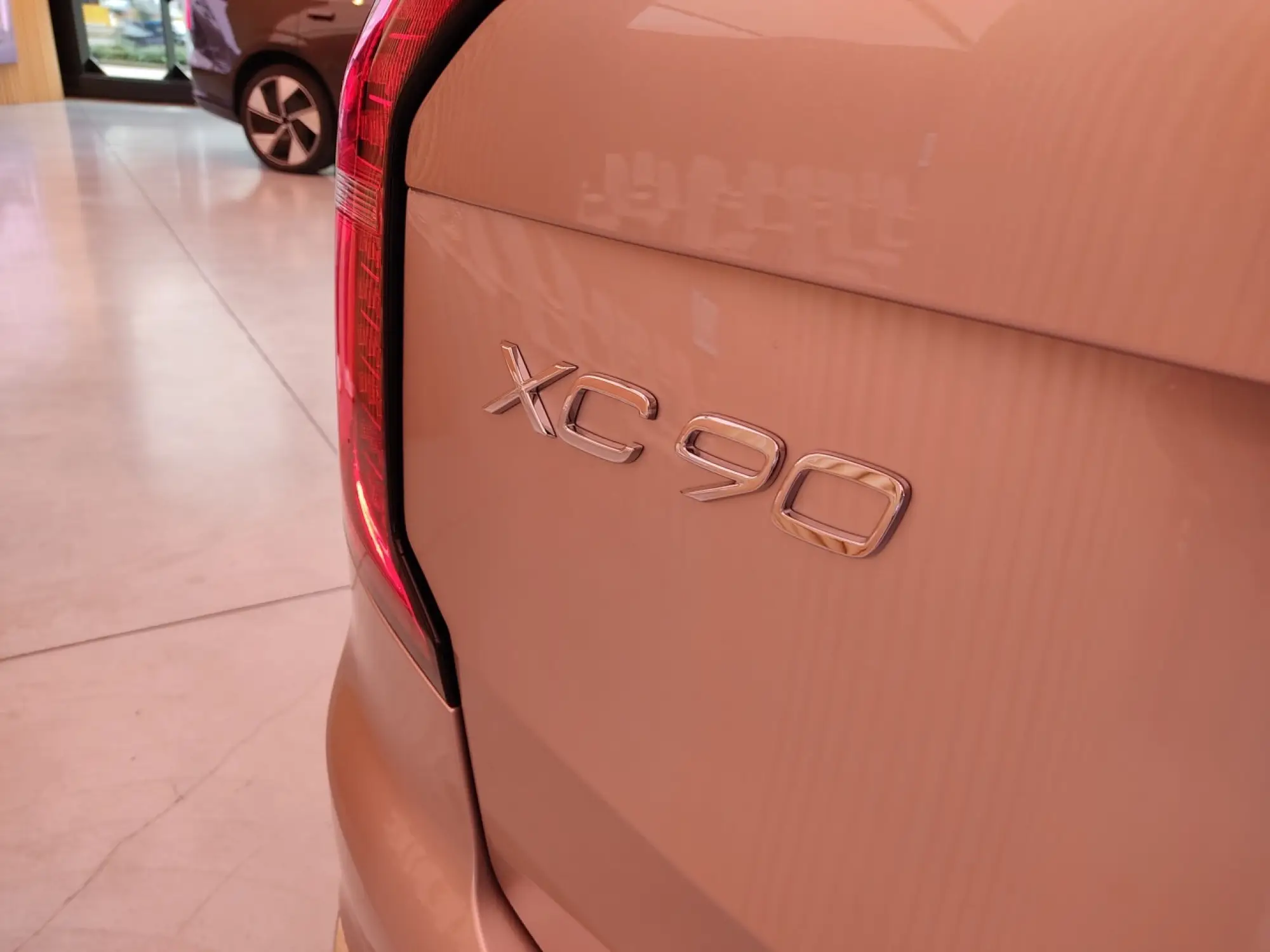 Volvo XC90 e EX90 2024 - Foto live Milano - 21