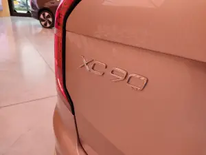 Volvo XC90 e EX90 2024 - Foto live Milano