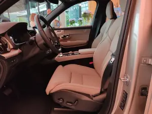 Volvo XC90 e EX90 2024 - Foto live Milano