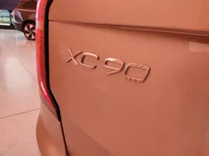 Volvo XC90 e EX90 2024 - Foto live Milano