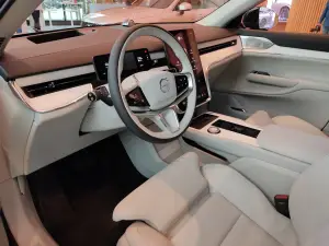 Volvo XC90 e EX90 2024 - Foto live Milano