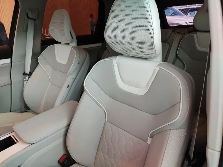 Volvo XC90 e EX90 2024 - Foto live Milano - 38
