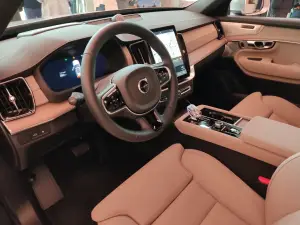 Volvo XC90 e EX90 2024 - Foto live Milano