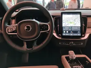 Volvo XC90 e EX90 2024 - Foto live Milano