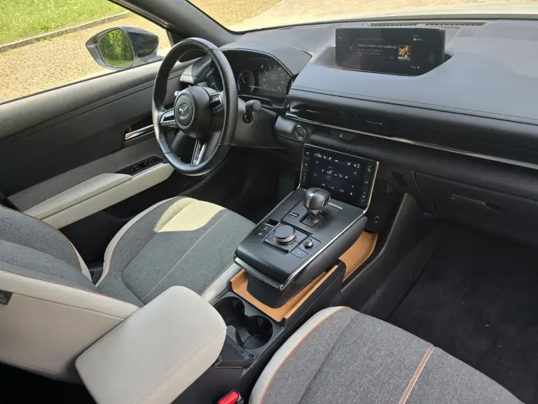 Mazda MX-30 2024 - prova Come e Come Va - 1