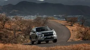 Mitsubishi Outlander PHEV 2025 - 26