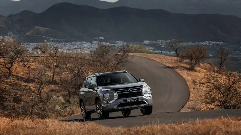 Mitsubishi Outlander PHEV 2025 - 26