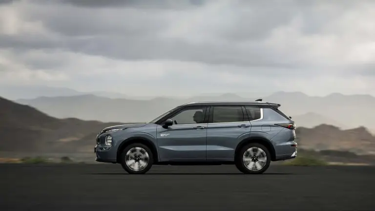 Mitsubishi Outlander PHEV 2025 - 24