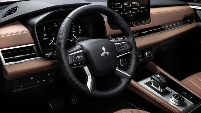 Mitsubishi Outlander PHEV 2025 - 25