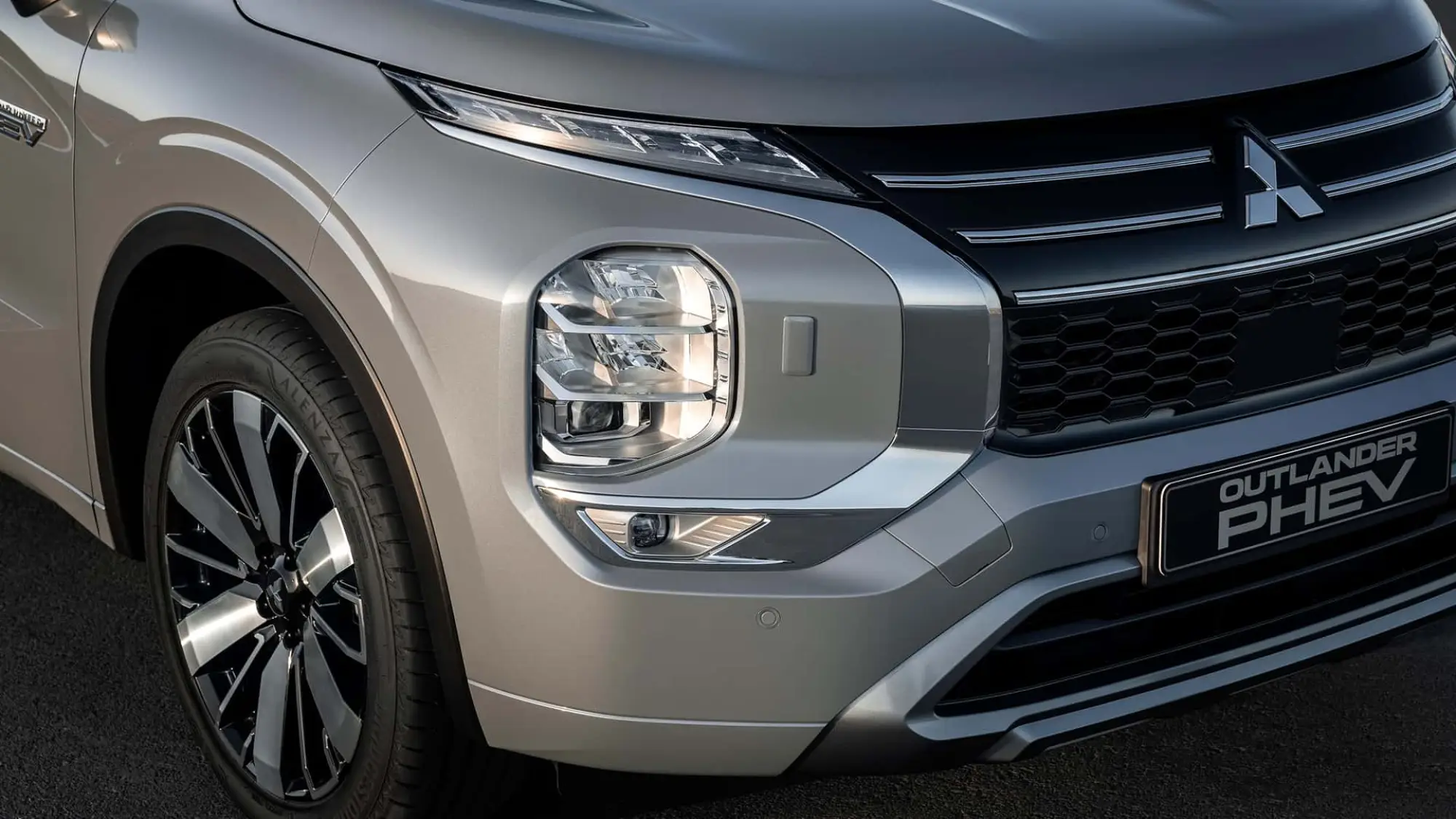 Mitsubishi Outlander PHEV 2025 - 12
