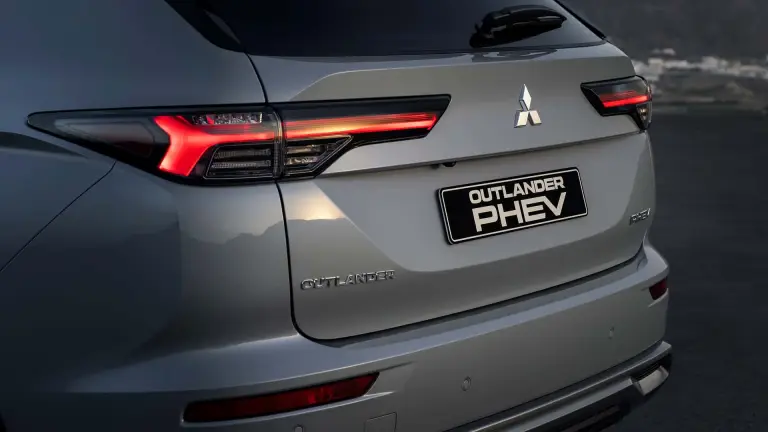 Mitsubishi Outlander PHEV 2025 - 5