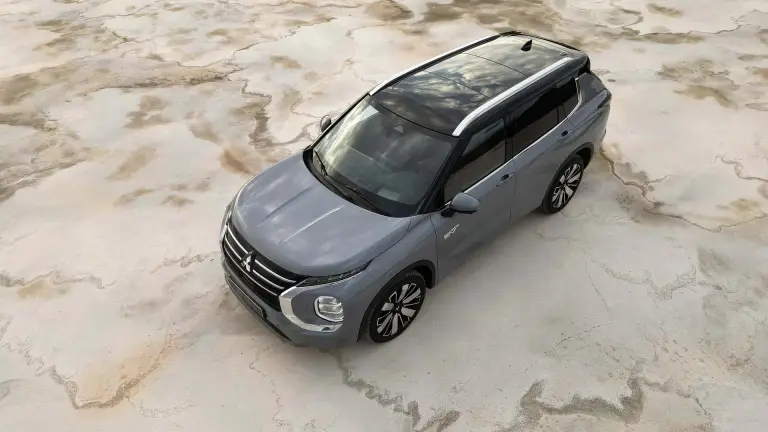 Mitsubishi Outlander PHEV 2025 - 4